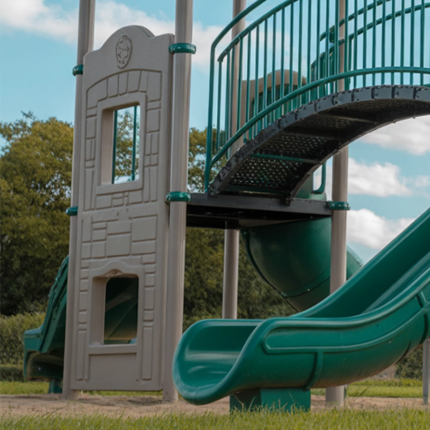 Epoxy Plastic Swingset with Double Towers, Bridge & Slides – Outdoor Playground for Kids